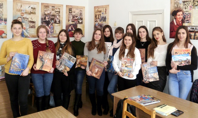 Студенти ПО знайомляться з олімпіською літературою